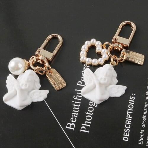 Creative Retro Angel KeyRing Resin Simple Pearl Love Alloy Car Keychain Couples Bag Decoration Pendant Trinket For Womens Gifts