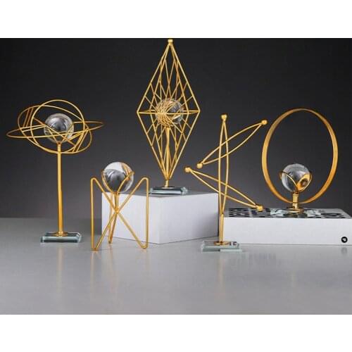 Desktop Decoration Innovative Wear-resistant Wrought Iron Simple Faux Crystal Ball Geometry Display Mold for Daily Use
