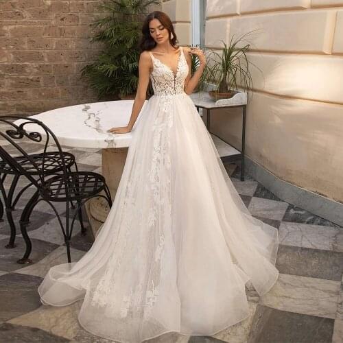 Fivsole 2021 Sexy Wedding Dresses Sleeveless V Neck Appliques Tulle A Line Wedding Gown Vestido De Novia Illusion Bridal Dresses