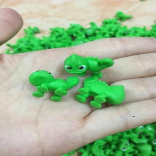 20pcs/lot Cartoon Anime Chameleon Toys 2CM Capsule Dolls Kids Toys Birthday Gift Home Decoration