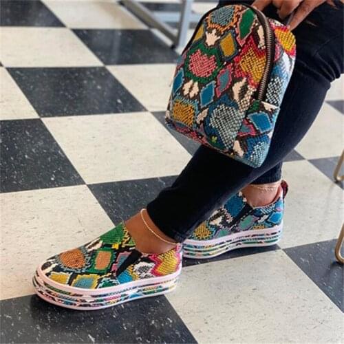 2020 New Women Flat Vulcanized Shoes Snake Printing PU Leather Sneakers Slip On Casual Platform Female Shoes Walking Footwear