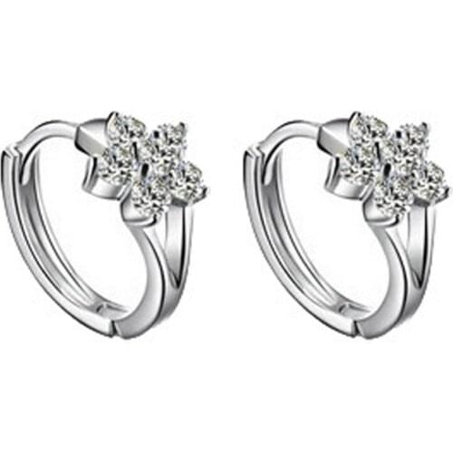 1 Pair New Fashion Charming Jewelry Women Cute Snowflake Shaped Earrings Color Silver Plated Drop Shipping