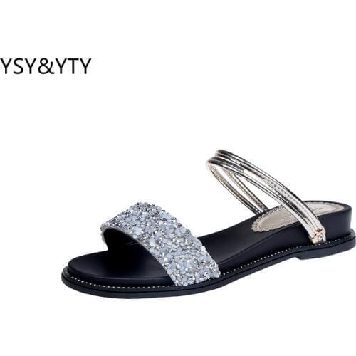 Slippers female summer fashion outside the tide 2019 new ladies wild students anti-skid flat bottom wear sandals female Wearing