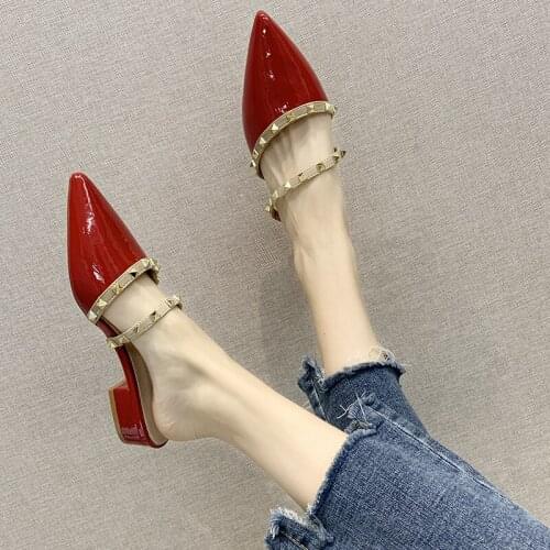 Outer wear summer sandals 2021 new fashion all-match rivet mid-heel high-heel pointed toe Baotou half drag womens shoes