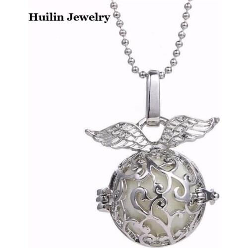 Angel Wings Necklace Pendant Aromatherapy Lockets Essential Oil Diffuser Necklace Perfume Locket