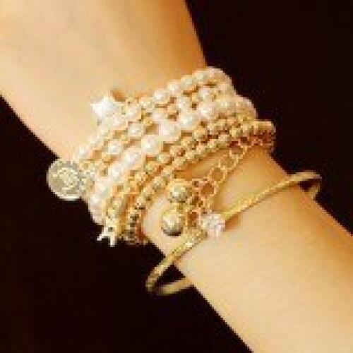 Eiffel Tower Imitation Pearl Multi-Element Retro Bracelet Bracelet Glamorous Women Accessories Gift