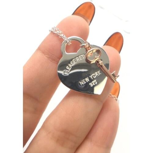 Womens Classic Charm Heart Key Pendant S925 Sterling Silver Original Brand High Quality Jewelry Logo Exquisite Gift