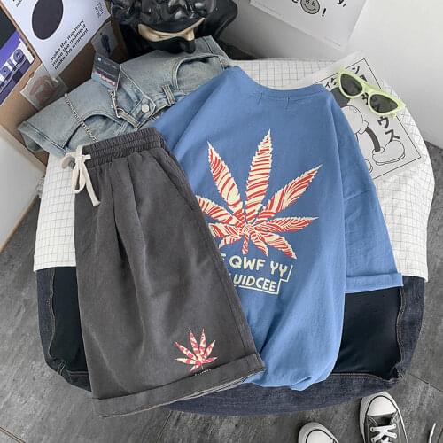 Mens Suits Hong Kong Style Loose Half Sleeve T-shirt Mens Casual Shorts Student Fashion Half Pants