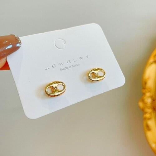 South Koreas Fashion Cute Pig Nose Ear Studs Gold Color Metal Stud Earrings Small Lovely Creative Design Dangle Earings Female