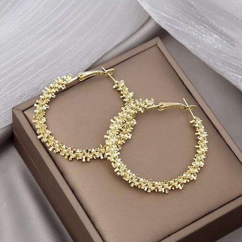Fashion exaggerated metal woven Large Circle Earrings Simple ladies Earrings suitable for European and American women