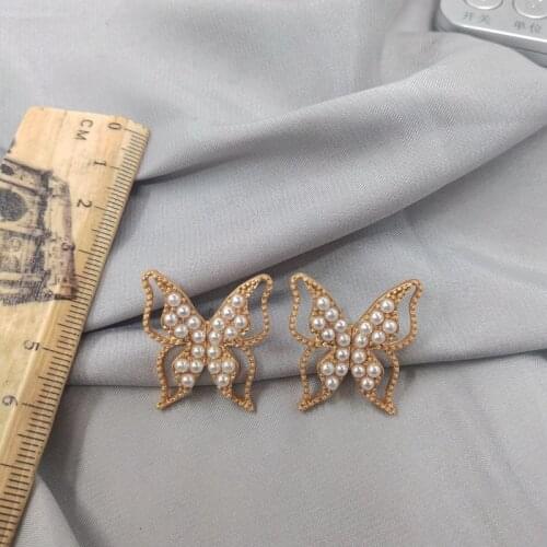 Ou Mei Kuan Ornament Ear Stud Earrings Metal Vintage Copper Personality Vintage Wild 925 Butterfly Pearl Women Animal KEQIU