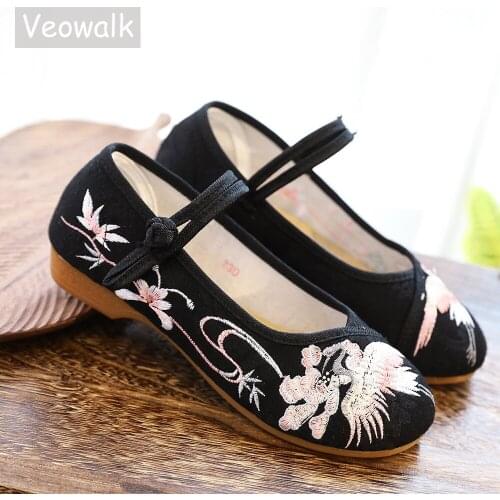 Veowalk Flower Embroidered Flats Women Canvas Ballet Flats Chinese Vintage Ladies Casual Cotton Fabric Embroidery Shoes Woman
