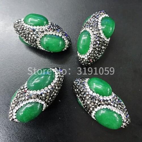 In the year 2018, we will have a hand-inlaid oval dyed beads in vintage fashion accessories