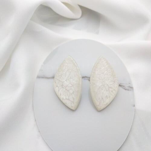 UJBOX Hypoallergenic Post White Crack Resin Earrings Stud Japan South Korea Women Fashion Temperament Acrylic Earrings Jewelry