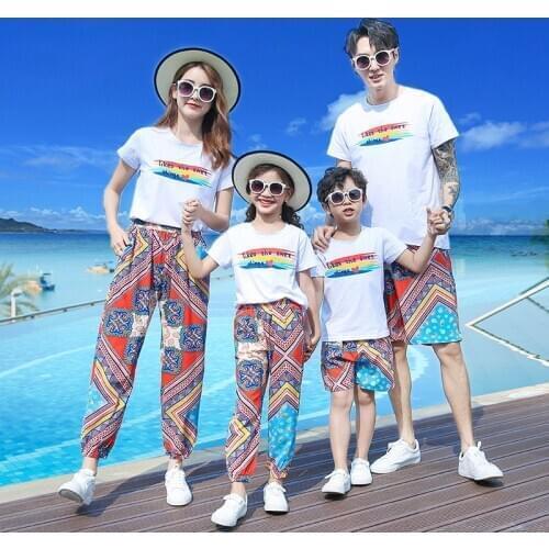 Summer Family Matching Clothes Holiday Mother Daughter Father Son Seaside Beach Set T-shirts and Shorts Matching Couple Outfits