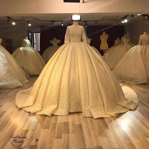 Elegant Muslim Wedding Dresses Long Sleeves Ball Gowns Ruffles Bridal Plus Size Wedding Gown Lace-up Back Duabi Lace Gowns