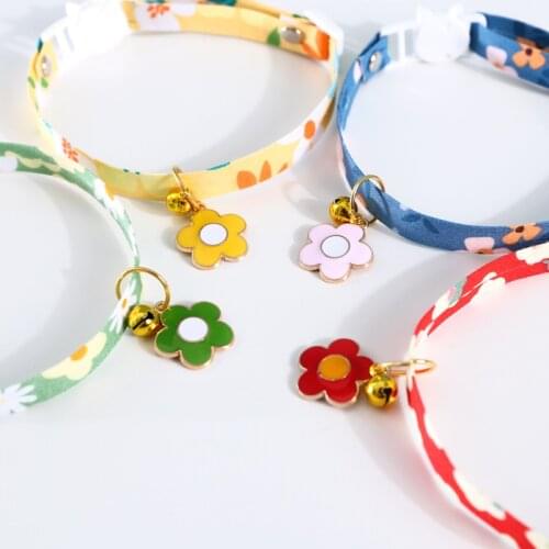 Pet Cats Collars Fashion Printing Flower Pendant Lovely Puppy Dogs Bells Collar Pets Accessories