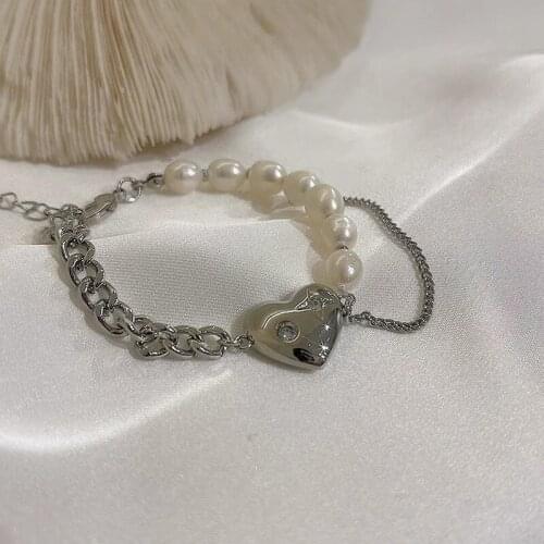 VSnow French Vintage Love Heart Freshwater Pearl Asymmetry Charm Bracelet for Women Textured Chunky Chain Bracelet Jewelry New