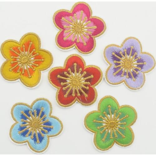 100Pcs flower patch Small daisy flower embroidered iron on DIY sew on patches 5cm