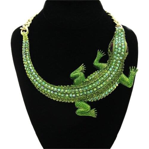 1Pc Retro Large Crocodile Necklace with Diamond-Encrusted Collarbone Chain False Collar