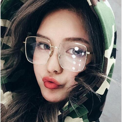 Fashion glasses frame Classic Round Womens Metal frame Optical Glasses Transparent Computer oval eyeglasses frame Reading