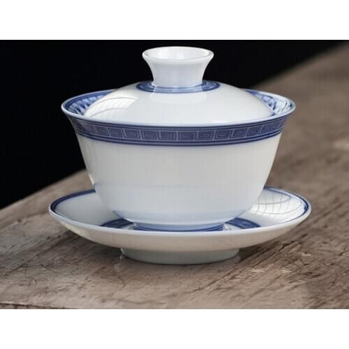Chinese Style Tea Bowl Ceramic Blue and White Porcelain Cup with Lid Saucer Set Kung Fu Teaware Gaiwan Master Flower Tea Tureen