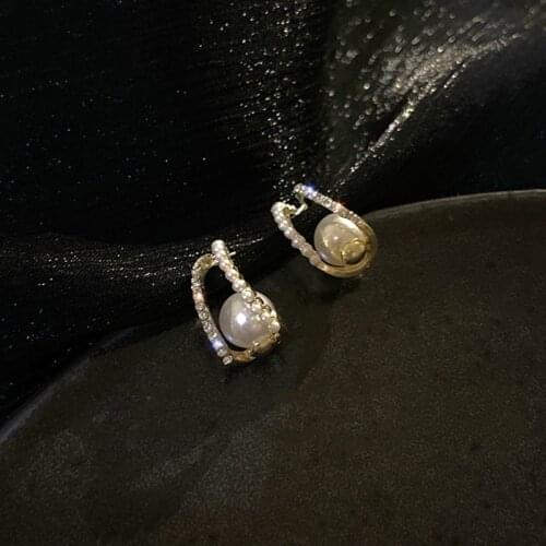 Zeojrlly Metal Women Vintage Stud Earrings Korean Simple Pearl C-shaped Earrings Fashion Simple Elegant Jewelry For Girl