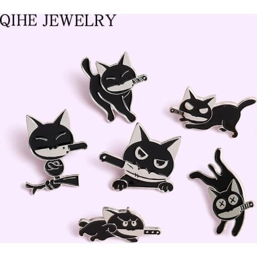 Funny Black Cat Enamel Pins Cartoon Killer Cat Knife Brooches Bag Shirt Coat Lapel Pin Badge Jewelry for Kids Friends Wholesale