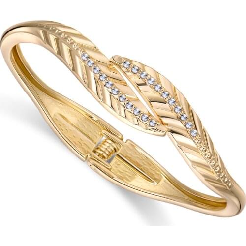 Fashion Statement Leaf Shape Bracelet Cuff Bangle for Women Gold Plated Metal Statement Bracelet Open Bangle Trendy Jewelry