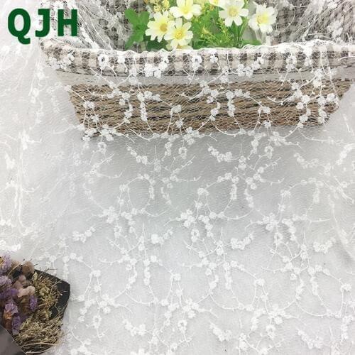 Latest 2018 African Lace Fabric 3D Cotton Thread Embroidery White Refreshing Style Lady Wedding Dress Sexy French Mesh Net Yarn