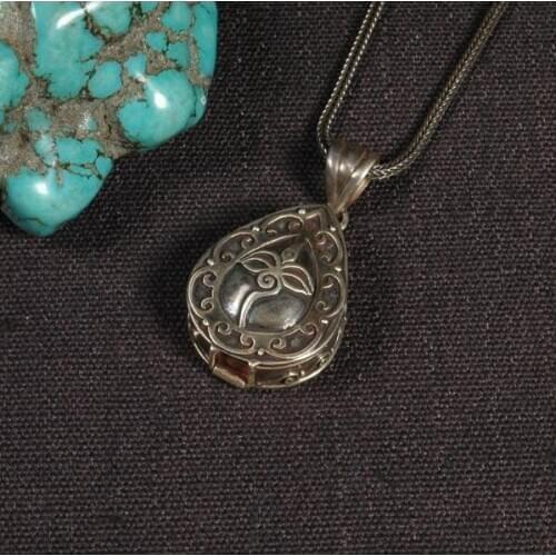 Handmade 925 Silver Nepalese Wisdom Eyes Pendant Necklace Tibetan Buddha Eyes Gau Box Pendant Silver Good Luck Amulet