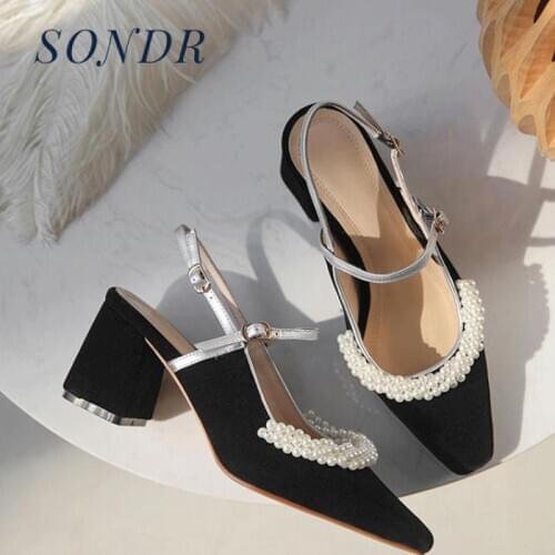 Luxury Brand Shoes 2020 Vintage Pearl Beaded Thick Heel Square Head Shallow Mouth Baotou One-button Buckle Back Suede Sandals