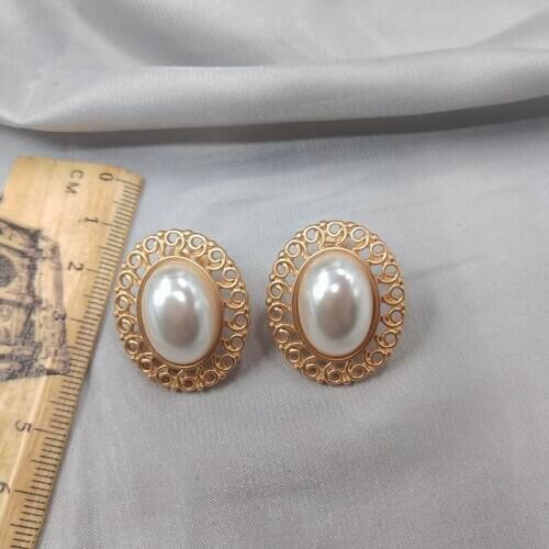 American Qingdao jewelry earrings personality temperament retro versatile fashion trendsetter screw Earrings female D78