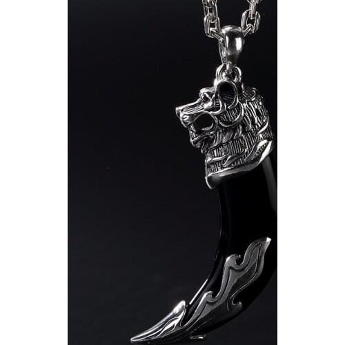 2018 Real Rushed Agate Accented Star S925 Pure Wolf Head, Teeth, Agate, Old Personality, Domineering Mens Pendant Wholesale