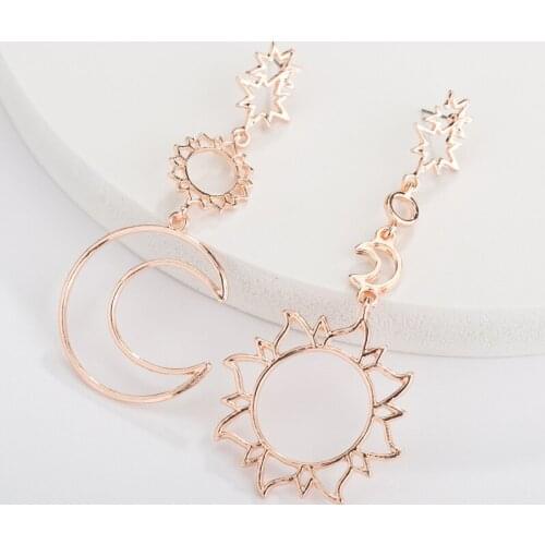 Womens Earrings Asymmetric Sun Crescent Moon Pendant Gold Color Vintage Metal Retro Earrings 2021 Trendy Fashion Female Jewelry