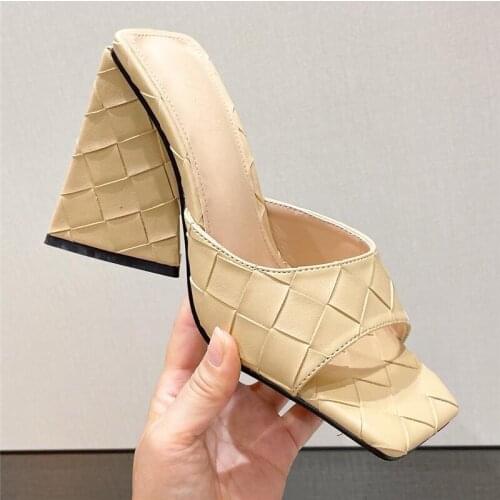 2021 Women Design 10cm High Heels Slides Mules Summer Weave Leather Yellow Nude Thick Block Heels Slippers Party Chunky Shoes