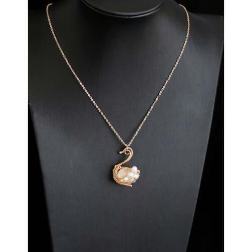 DAIMI Handmade Baroque Pearl Pendant Necklace Cute Animal Swan Decorative Necklace For Women