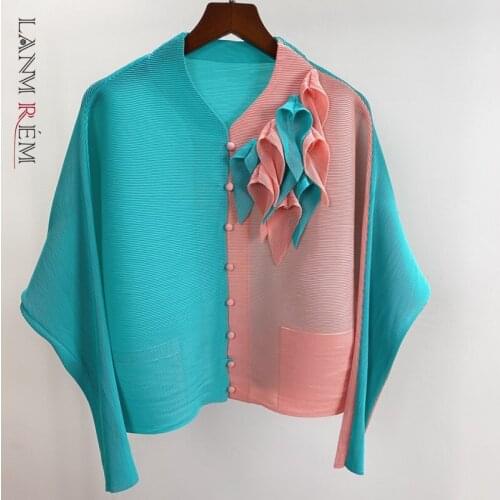 LANMREM Loose Fit Blue Ruffles Pleated Jacket New V-collar Batwing Sleeve Women Coat Fashion Spring Autumn 2021 2F0028