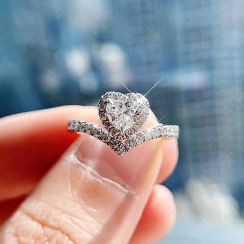Huitan Romantic Heart Rings Women Wedding Jewelry Silver Color Fresh Style Female Party Rings Love Gift CZ Statement Accessories
