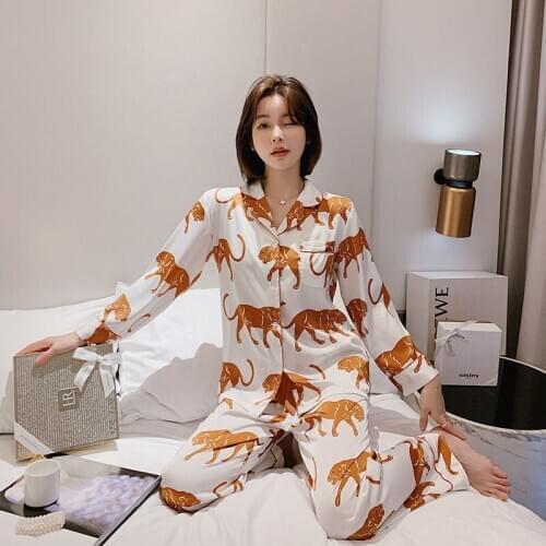 Print Fashion Ice Silk Pajamas Womens Autumn Long Sleeve Thin Silk Simple Two-piece Suit Pyjamas
