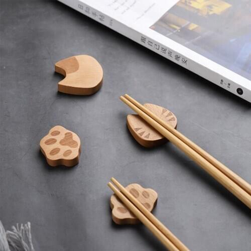 Japanese Style Pointed Primary Color Beech Chopsticks Wooden Cat Chopstick Rest Kitchen Cartoon Tableware
