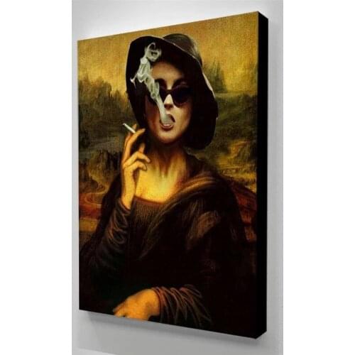 Art house on the wall, smoking women, decorated with high-definition high-definition paintings, interesting modular picture post