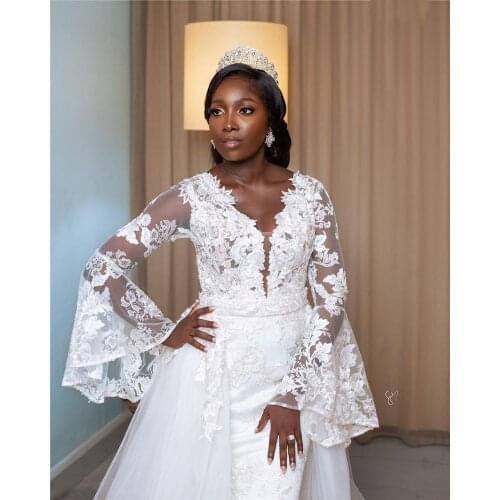 Vintage V Neck Mermaid Wedding Dresses Luxury Poet Long Sleeves Lace Appliques Plus Size African Bridal Gown