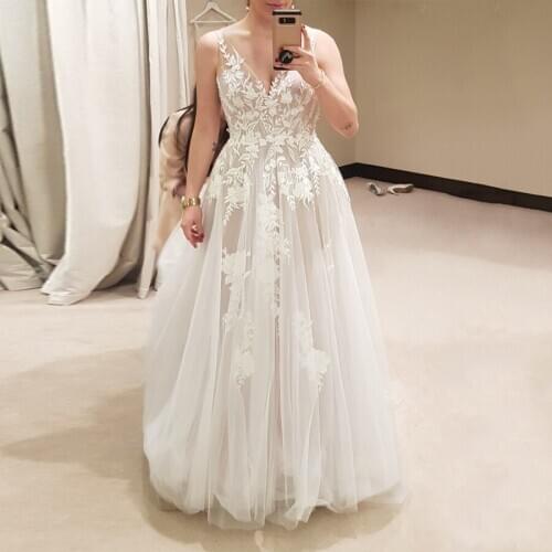 Spaghetti Straps V-neck Applique Lace Nude/Ivory Plus Size Reals Wedding Dress Open Back A-line Bridal Dress vestido de festa