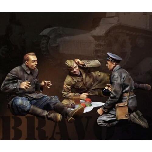 1/35 Scale Unpainted Resin Figure tankers at rest 3 figures collection figure