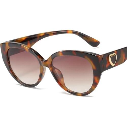 Vintage Oval Sunglasses Women Luxury Brand Designer Small Oval Sun Glasses Retro Black Red Heart Glasses ladies Goggle