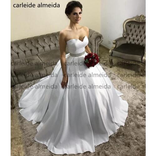 Sweetheart Ball Gown Wedding Dresses Elegant Satin Bridal Dress Crystal Belt Simple Wedding Gowns Chapel Train