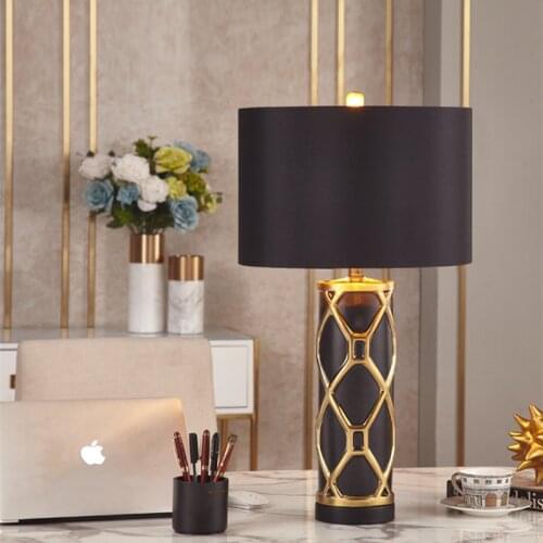 Luxury Nordic Ceramic Large Table Lamp for Bedroom Bedside Lamp Cabinet Warm Living Room Home Decor Golden and Black Table Lamp