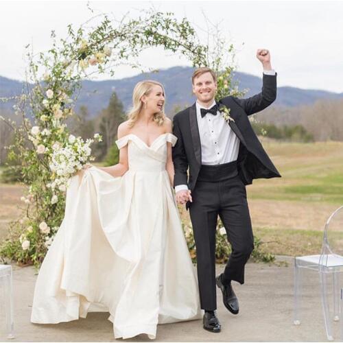 Off The Shoulder Vintage Wedding Dresses White Ivory Satin Bridal Gowns with Train Vestido De Novia 2021 New Custom Size