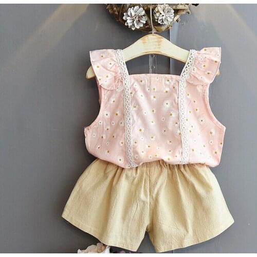 2 Pieces Kids Suit Set, Daisy Flower Print Square Neck Fly Sleeve Tops+ Solid Color Shorts for Summer, Blue/Pink